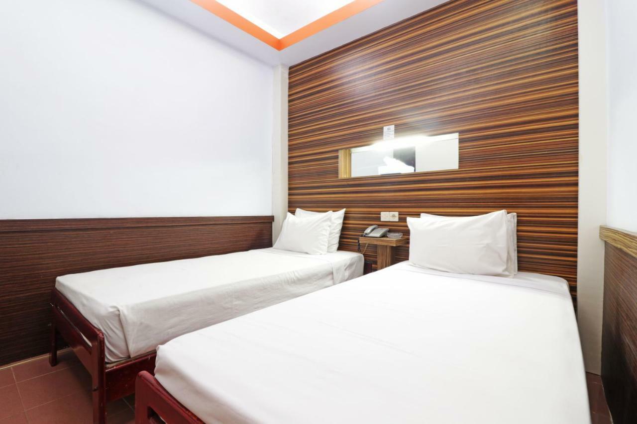 Mutiara Sari Hotel Makassar Bagian luar foto