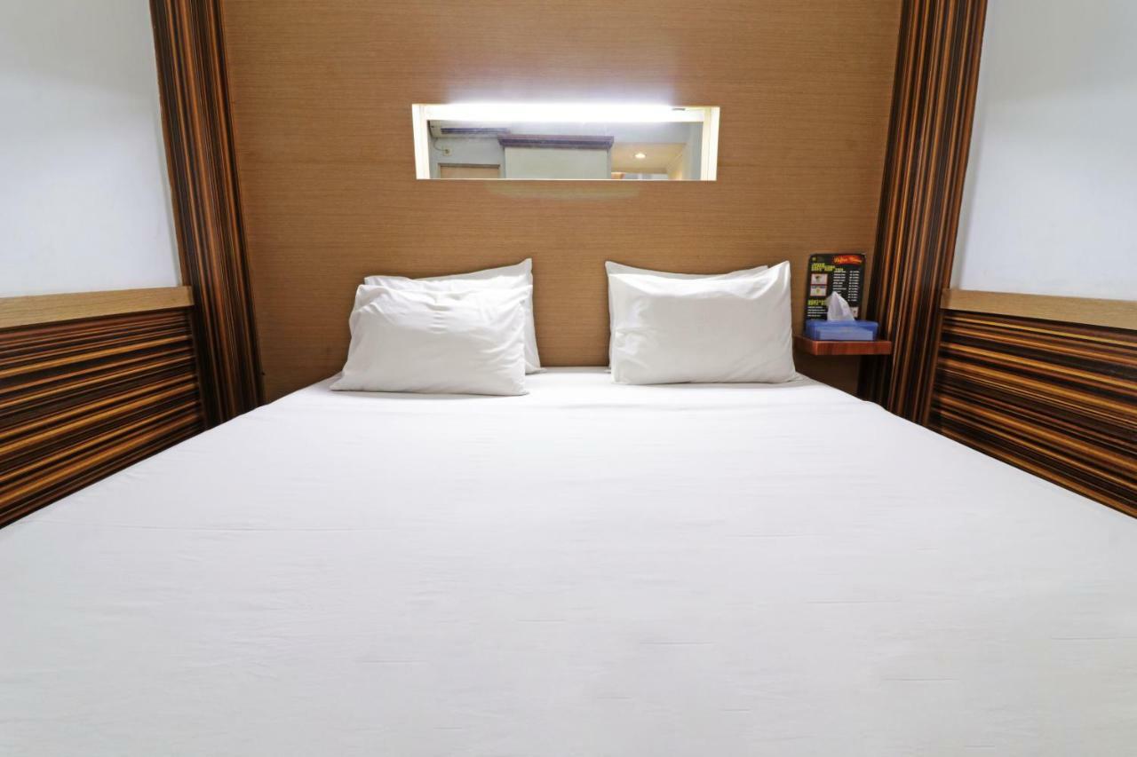 Mutiara Sari Hotel Makassar Bagian luar foto